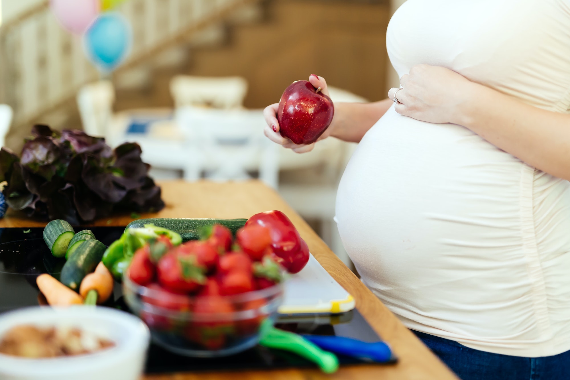 Pregnant woman healthy diet